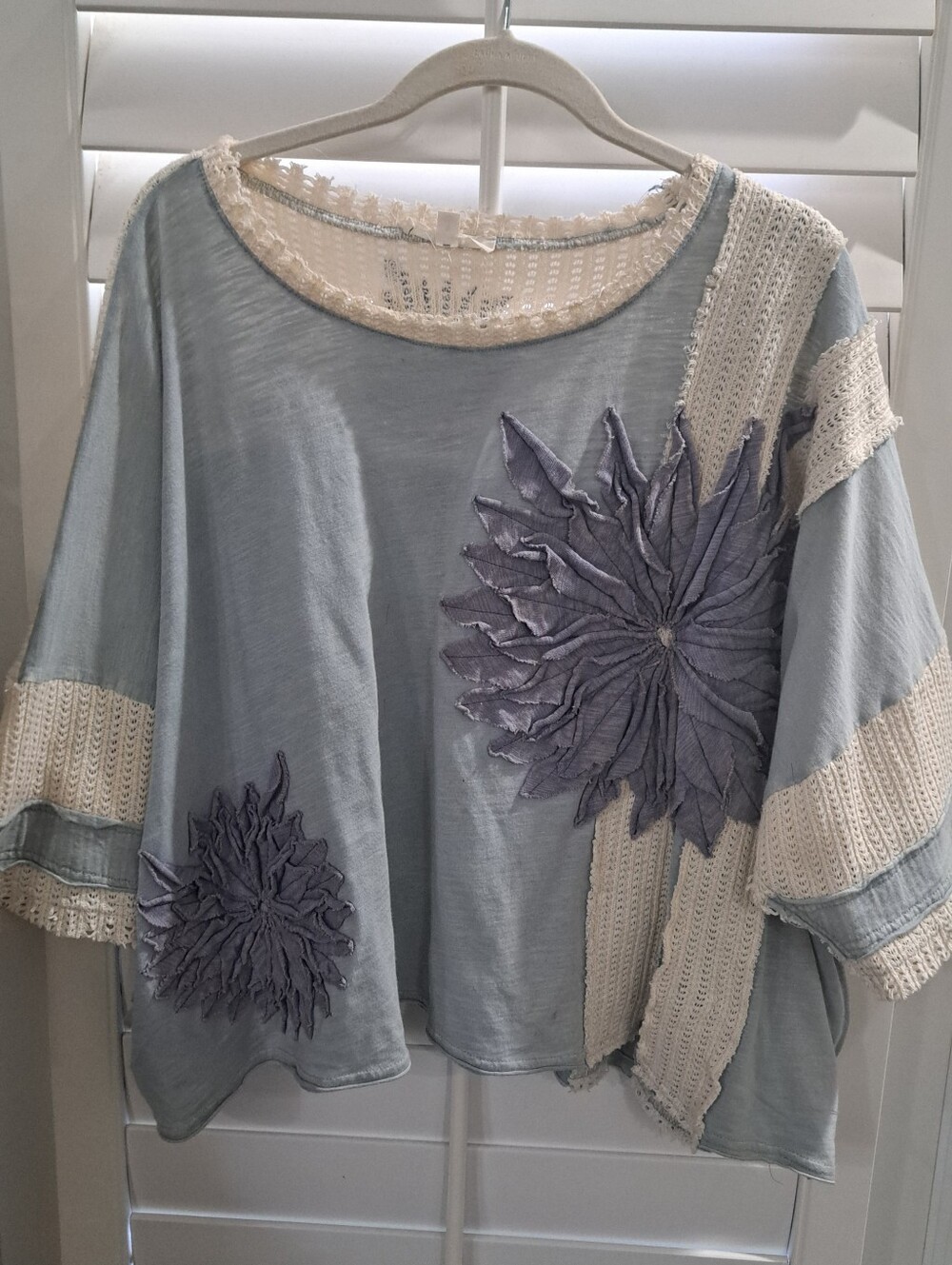 NWT Oli & Hali Top - Size L